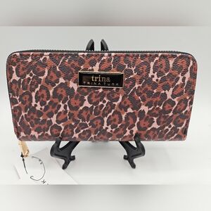 Trina Turk Large Zip Around Wallet Pink/Brown Leopard In Gift Box MSRP $78 NWT